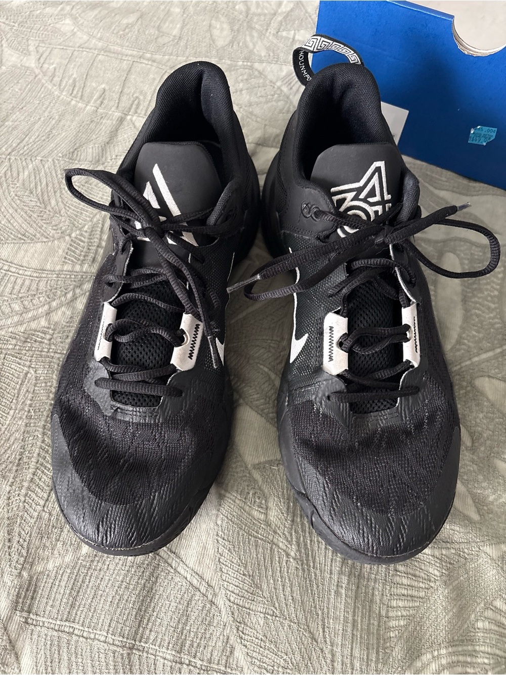 Nike Men's Black Athletic Sneakers - Picture 4 of 8